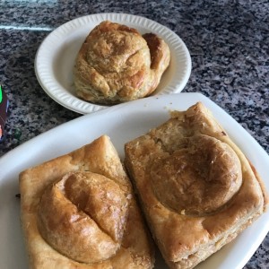 pastelitos de queso y pollo