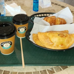 Cafes y empanadas