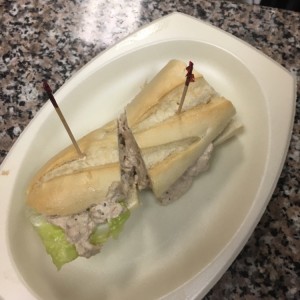 Emparedado de tuna