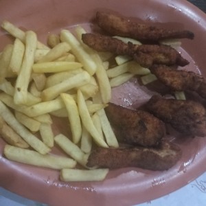 Dedos de Pollo con Papitas