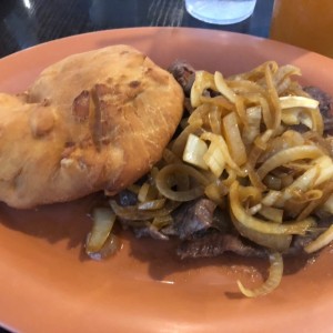 Desayuno - Bistec Encebollado