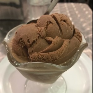 helado en copa (chocolate)