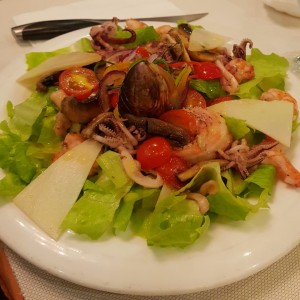 Ensalada con mix de mariscos