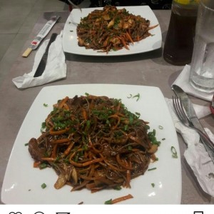 yakisoba de carne/yakisoba de pollo