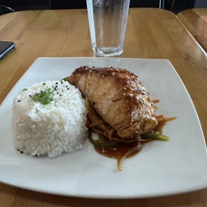 Platos Calientes - Salmón Teriyaki