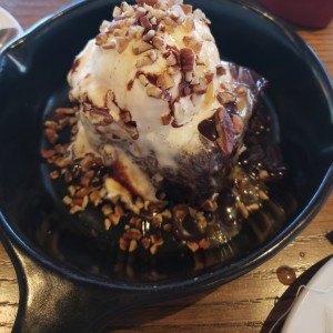 Brownie con helado