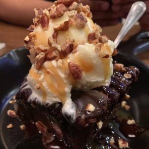 Brownie con helado. ?