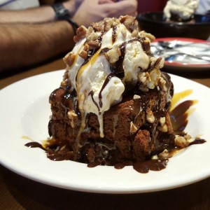 brownie con helado 