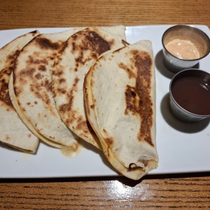 Appetizers - GRILLED CHICKEN QUESADILLAS