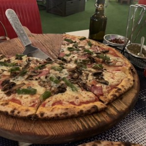 Pizzas - Pizza Bosco 16?