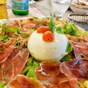 Pizza di Prosciutto Crudo 