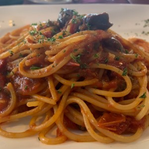 spaghetti a la puttanesca