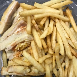 club sandwich de pavo y pollo