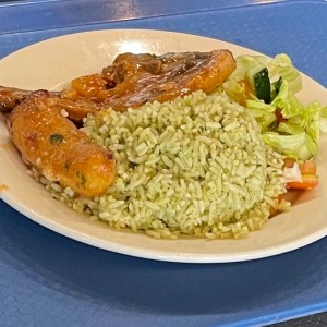 Gallina guisada arroz platano