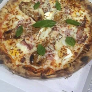 Pizza parmigiana