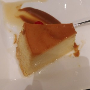 Flan de la casa.