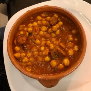 Garbanzo con chorizo