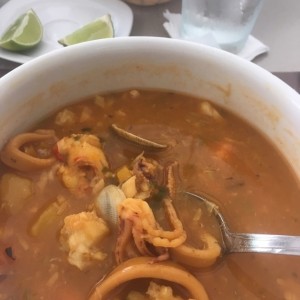 Sopa delicisa de marisco 