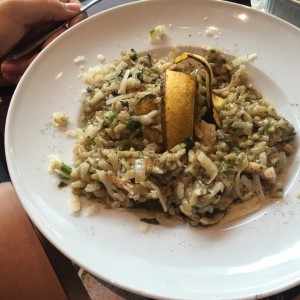 Risotto frutti di mare en salsa verde