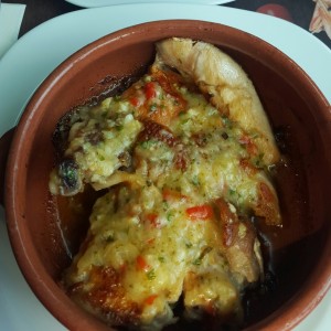 Pollo al ajillo