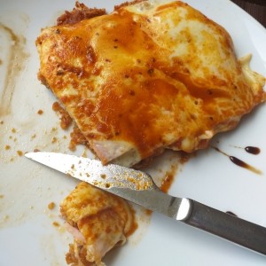 Milanesa de filete de res a la napolitana