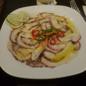 carpaccio de pulpo...simplemente delicioso