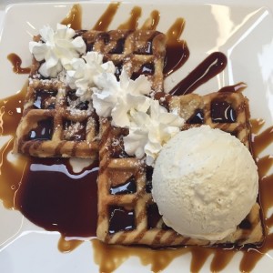 waffle con caramelo y vainilla