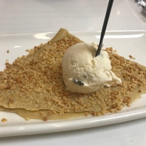 crepe de stracciatella con almendra crocante