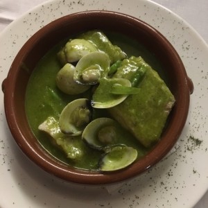 Corvina en salsa verde
