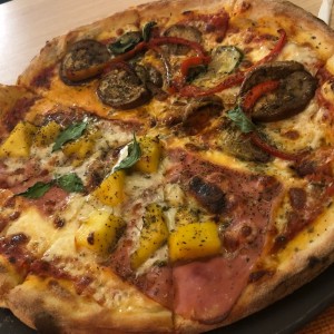 Pizza Hawaiana y Vegetariana