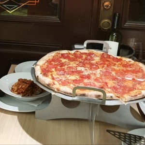 pasta bolognesa y pizza pepperoni