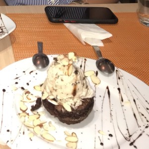 Postres - Brownie con helado