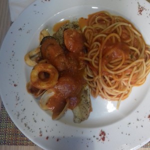 Corvina a la Marinera con spaghetti 