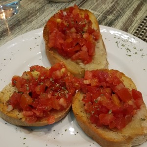 pan tostado con tomate