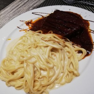 Strogonoff de Res con pasta a la crema