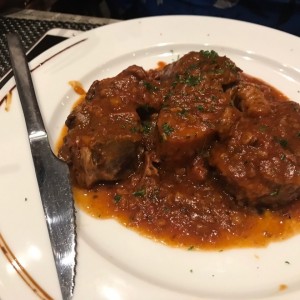 Ossobuco de Res con Linguini a la Crema