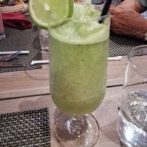 Limonada con hierba buena