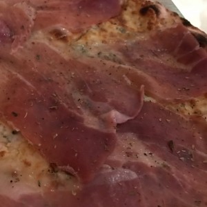 pizza 4 queso extra jamon serrano