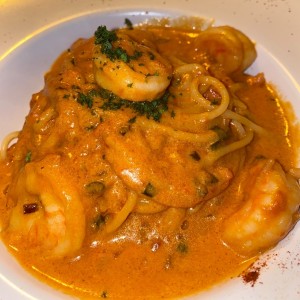 Spaguetti Marseghiesa con camarones