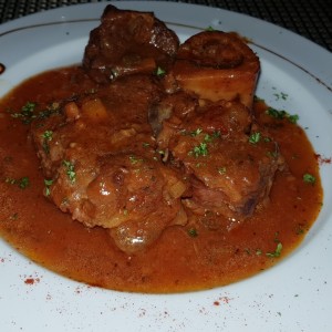 Ossobuco de Res con Linguini a la Crema