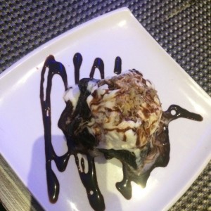 Postres - Brownie con Helado