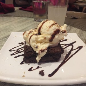 Postres - Brownie con Helado