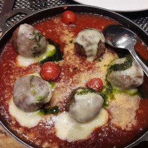 Albondigas de res y cerdo