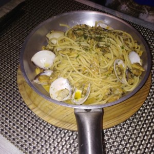 Vongole Importado al Oleo o Pomodoro