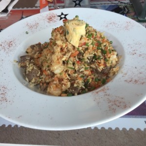 Yakimeshi mixto