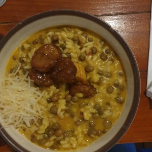 Risotto de guandu y platano en tentacion