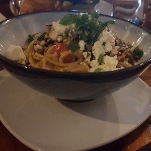 Pasta con queso feta