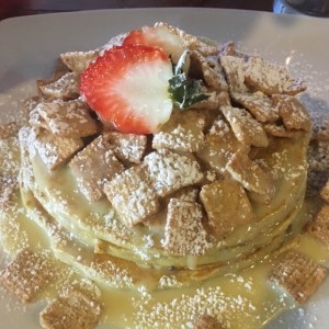 pancakes, cini minies y leche condensada