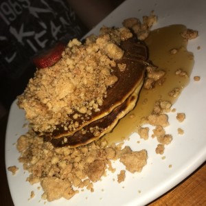 apple crumble pancakes