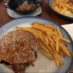 Burger Local + Chicharrones